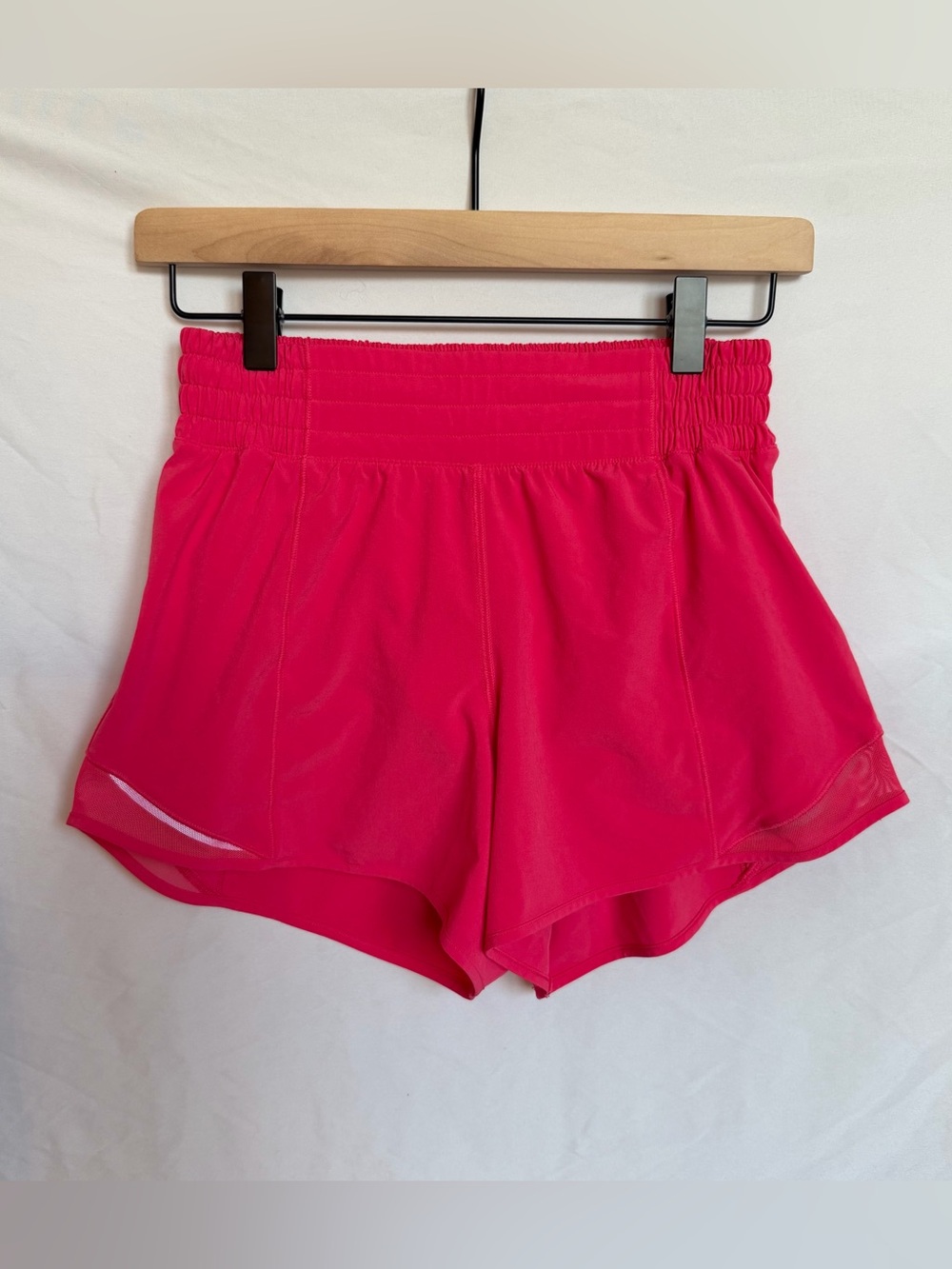 Lululemon Hotty Hot High-Rise Lined Shorts – Lip Gloss | Size 4